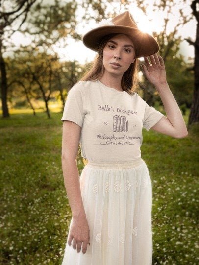 Belle’s Bookstore T-shirt - Blossoms&Moss