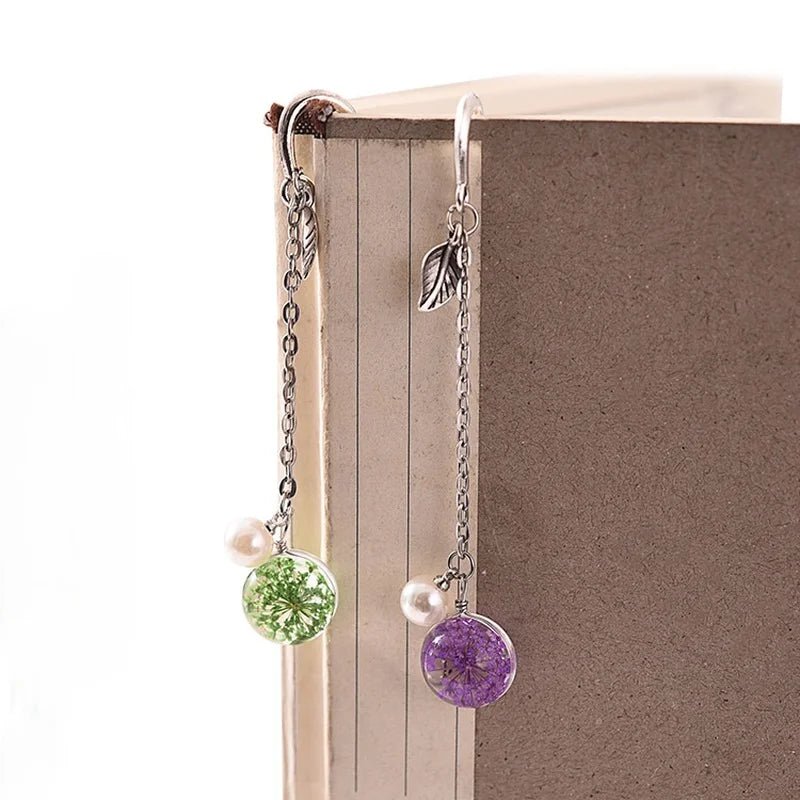 Feathers & flowers bookmark - Blossoms&Moss