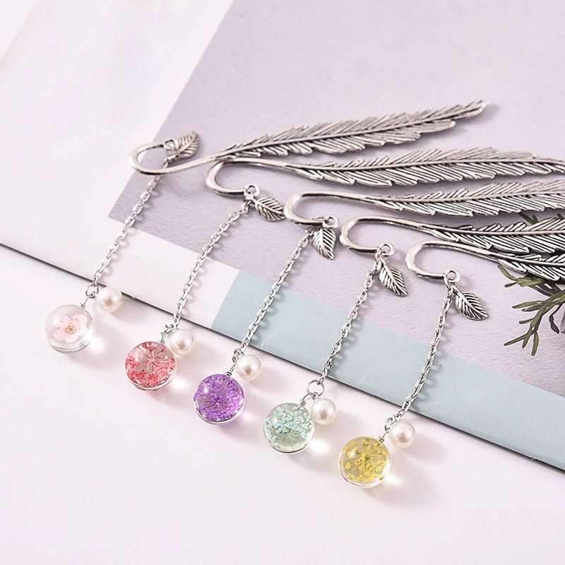 Feathers & flowers bookmark - Blossoms&Moss