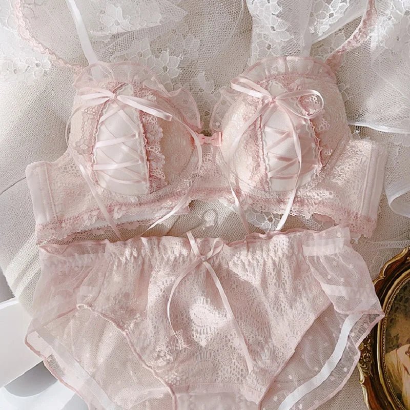 For love & ruffles lingerie set - Blossoms&Moss